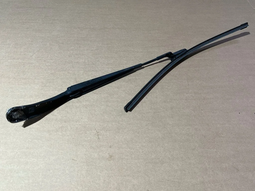 Front wiper blade arm BJ3217526AC