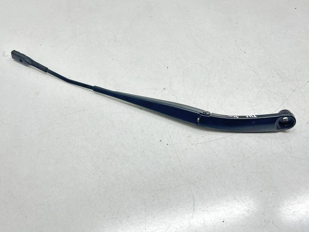 Front wiper blade arm 98311N7900