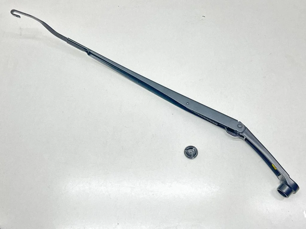Front wiper blade arm 98311AT000