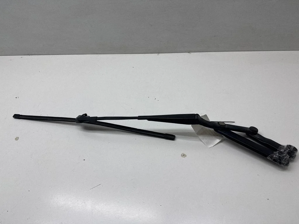 Windshield/front glass wiper blade – Porsche Cayenne (92A) (2010-2017)