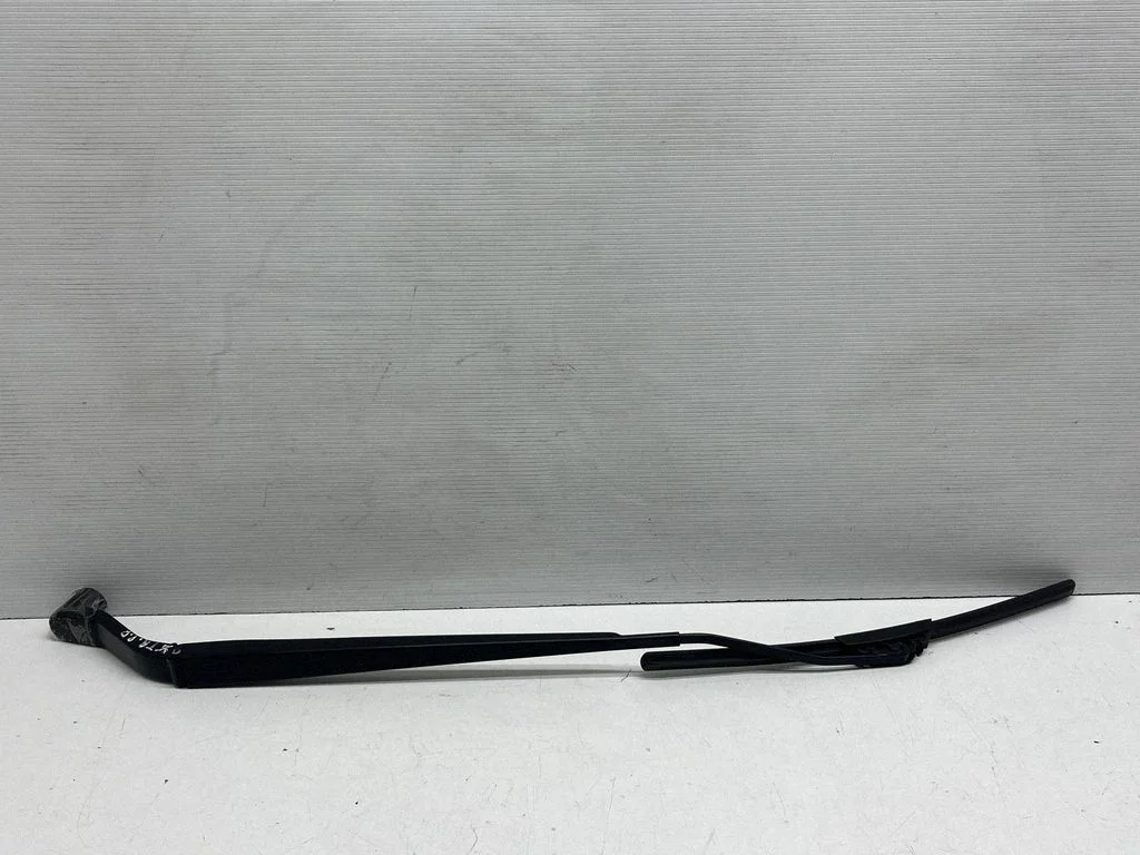 Windshield/front glass wiper blade – front right