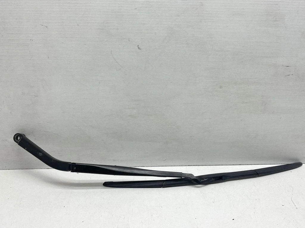 Priekšējā stikla tīrītājs 852210E110