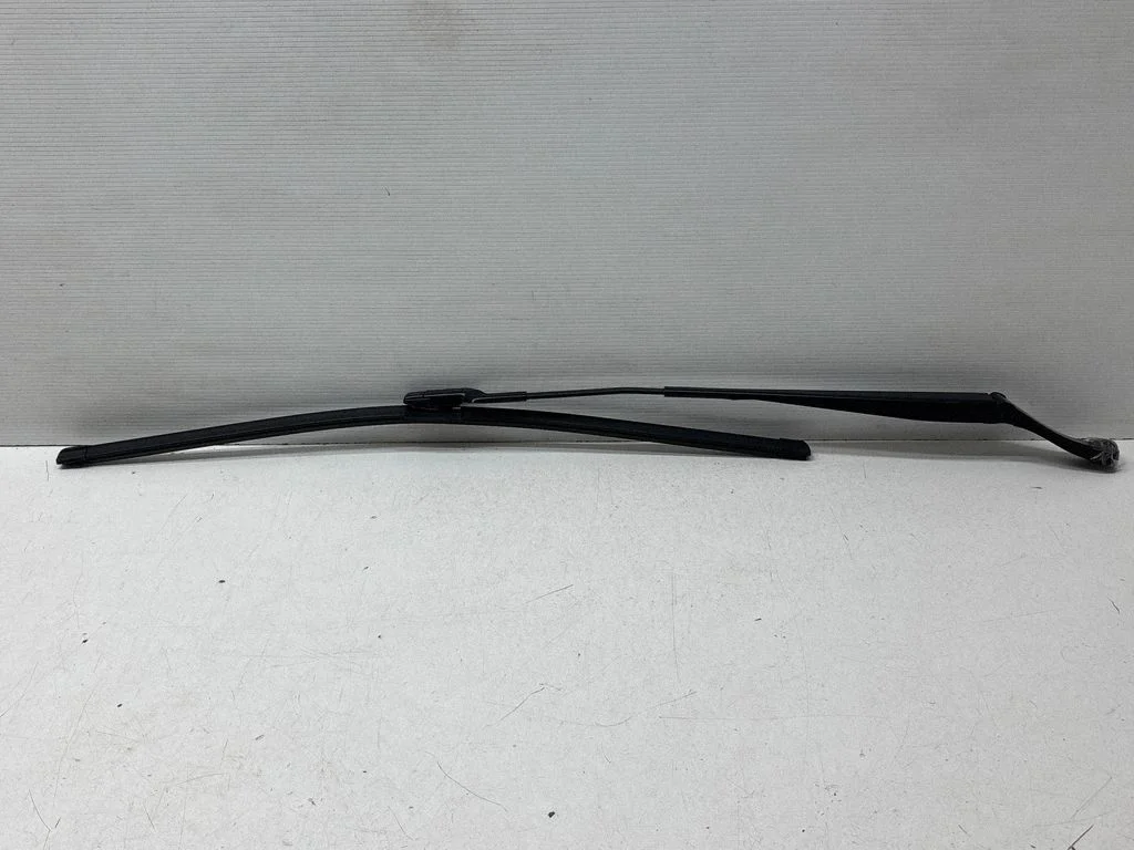 Windshield/front glass wiper blade 11B955409