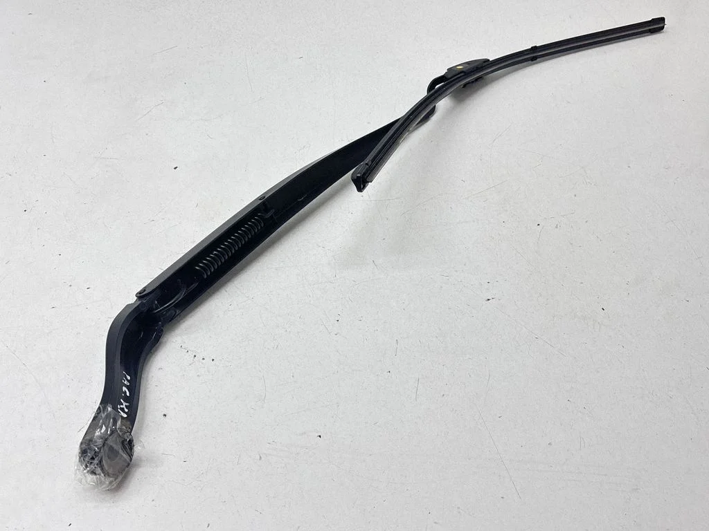Windshield/front glass wiper blade 68316739AA