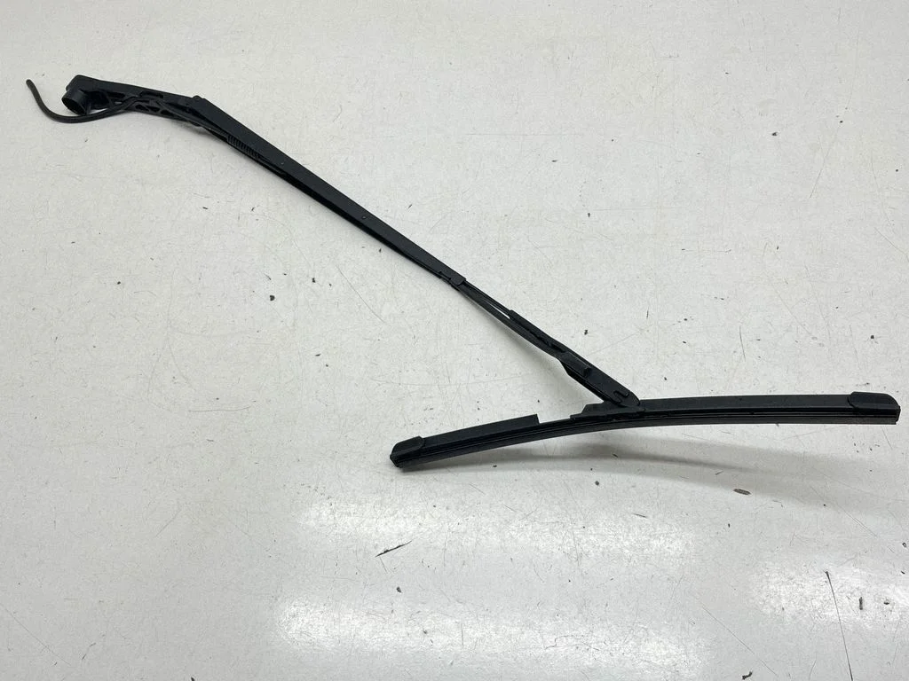 Windshield/front glass wiper blade 86542FL091