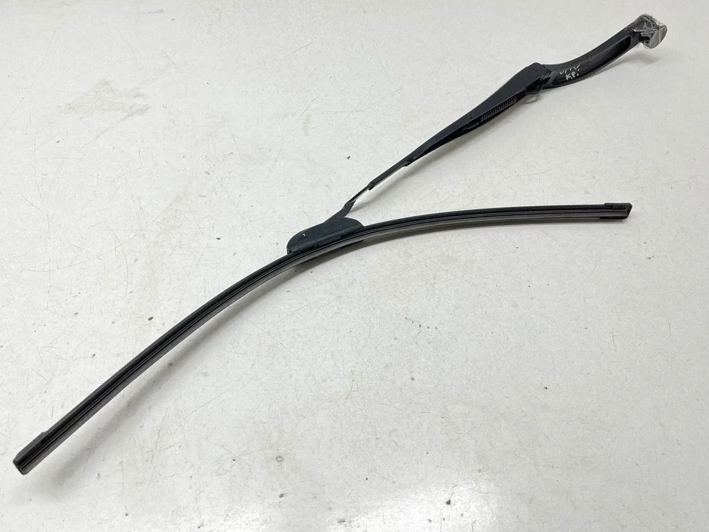 Windshield/front glass wiper blade 258010