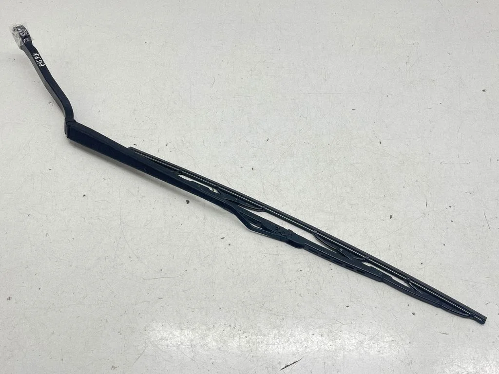Windshield/front glass wiper blade 61617304069