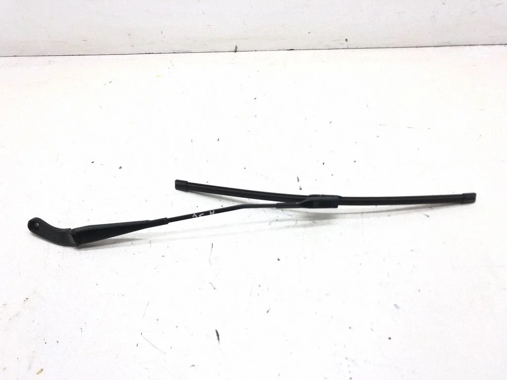 Front wiper blade arm 8k2955408