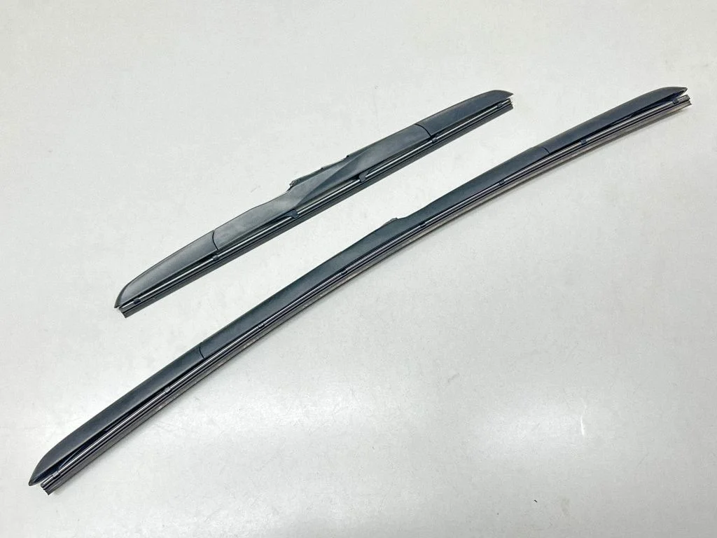 Windshield/front glass wiper blade 98350S1000