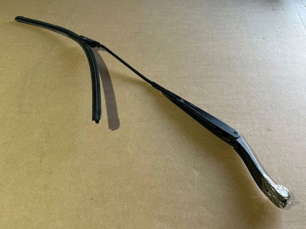 Windshield/front glass wiper blade 9808465680