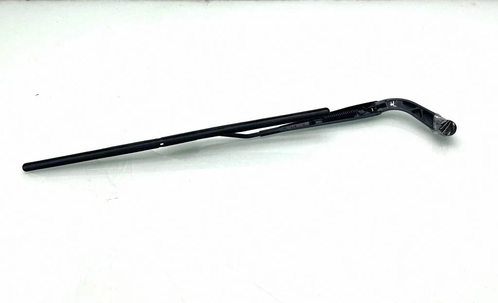 Windshield/front glass wiper blade – Nissan Navara D23 (2015-)