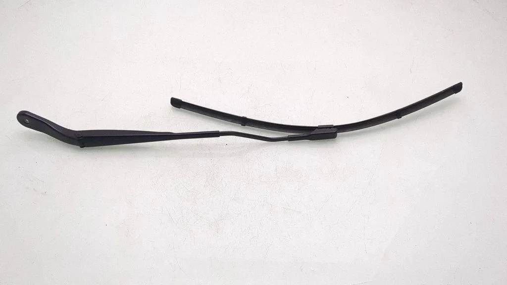 Windshield/front glass wiper blade 288813326R