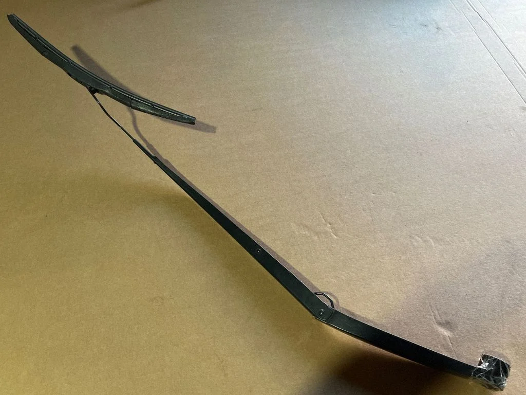 Windshield/front glass wiper blade TLLPA2566