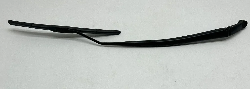 Windshield/front glass wiper blade – right