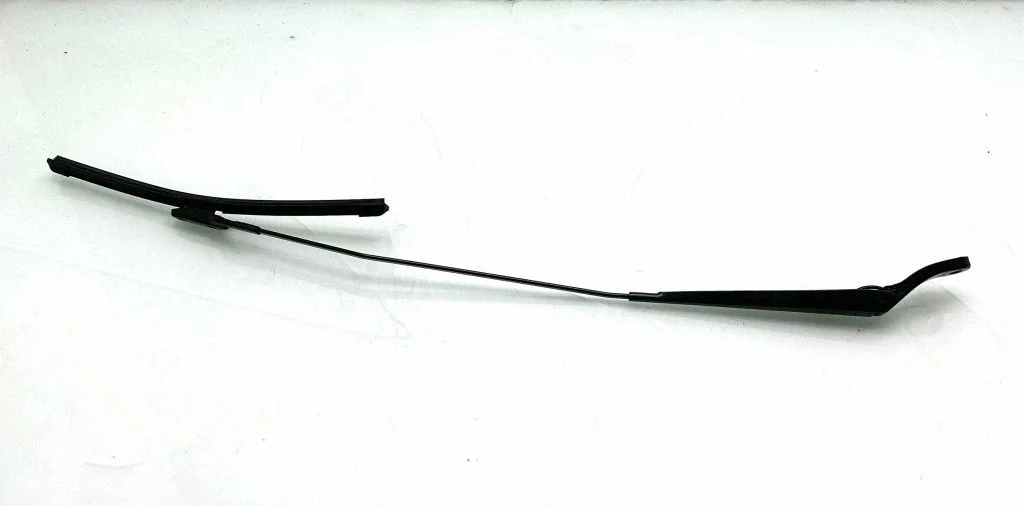 Windshield/front glass wiper blade 9682975280