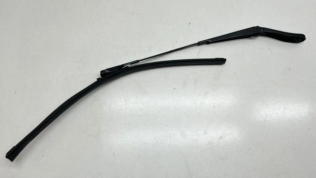 Windshield/front glass wiper blade 31276002