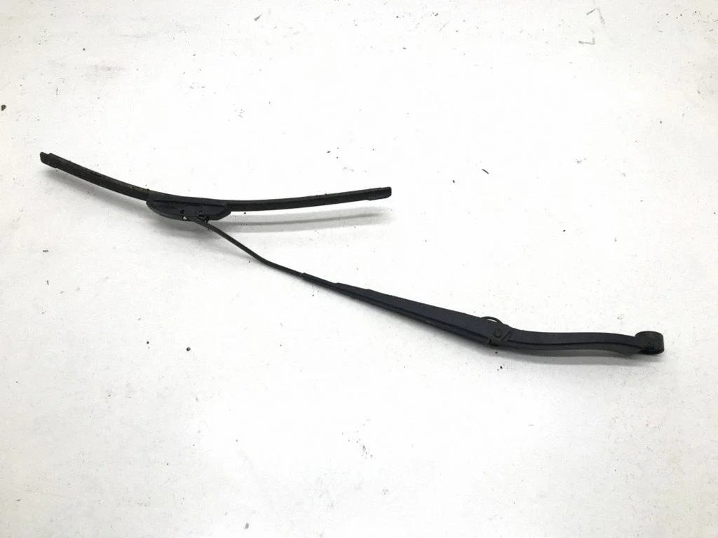 Windshield/front glass wiper blade DY06E3