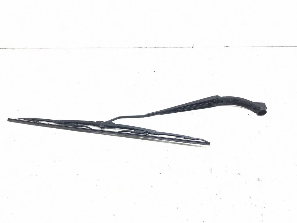 Windshield/front glass wiper blade – right