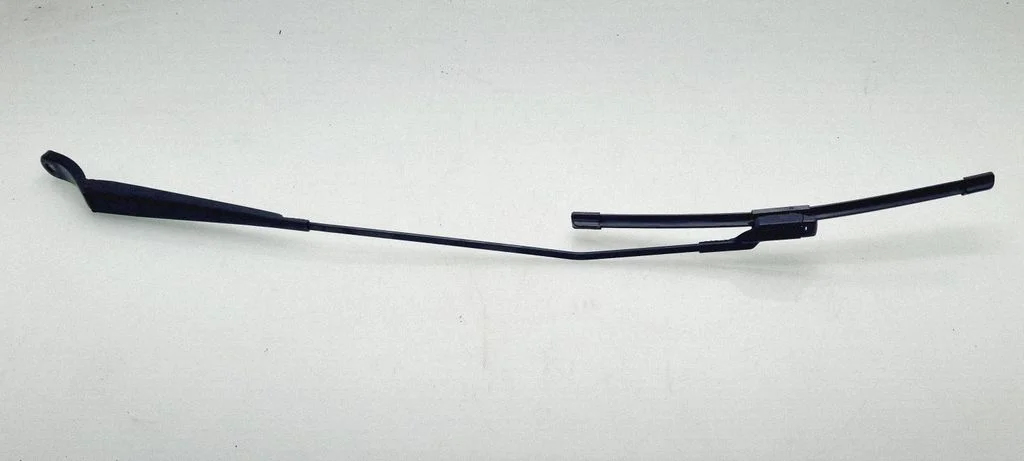Windshield/front glass wiper blade 9682975280