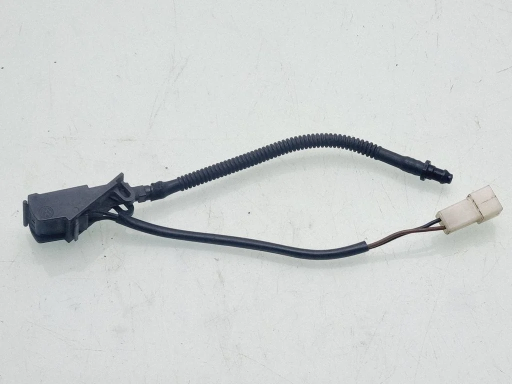 Windshield washer spray nozzle 6E095598