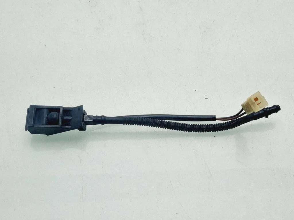 Windshield washer spray nozzle 6E095598