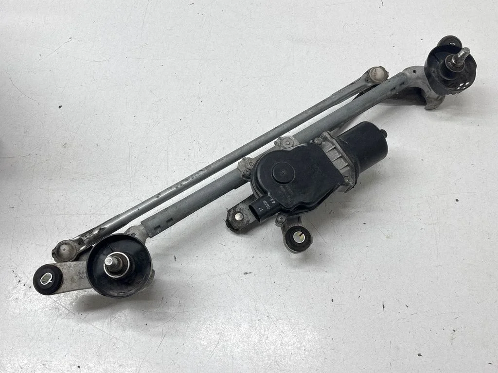 Front wiper linkage and motor 7625C004