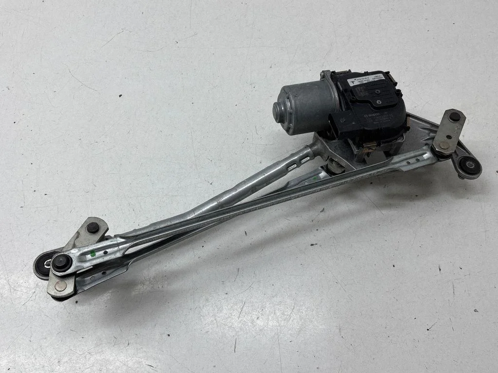 Front wiper linkage and motor 107672500G