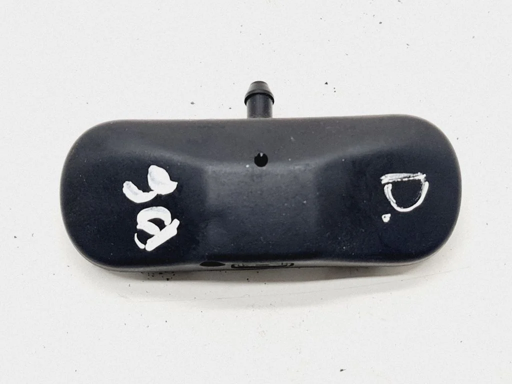 Windshield washer spray nozzle – Volkswagen Passat B6 (2005-2010)