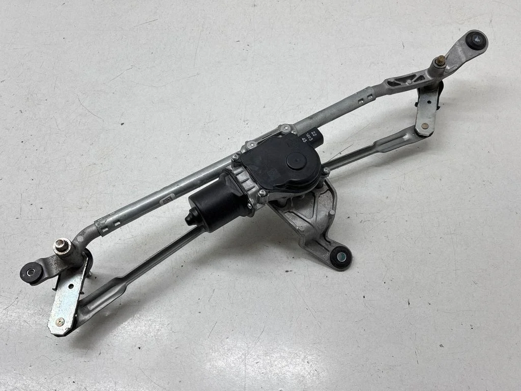 Front wiper linkage and motor P68377072AD