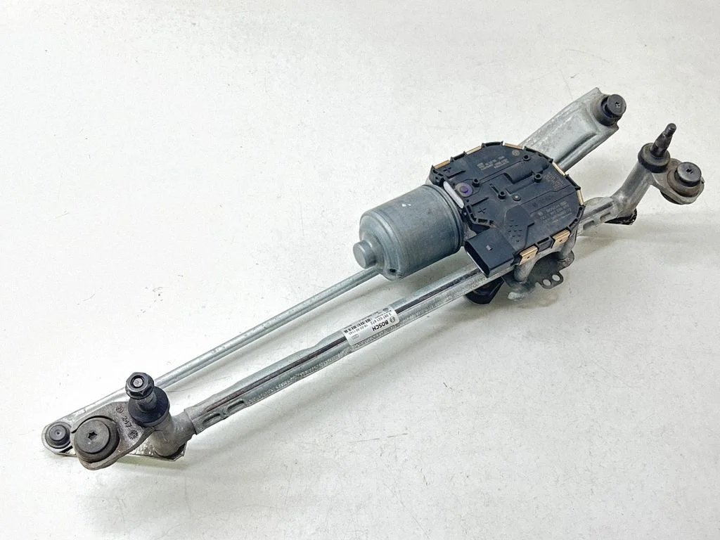 Front wiper linkage and motor – Volkswagen e-Golf (2014-)