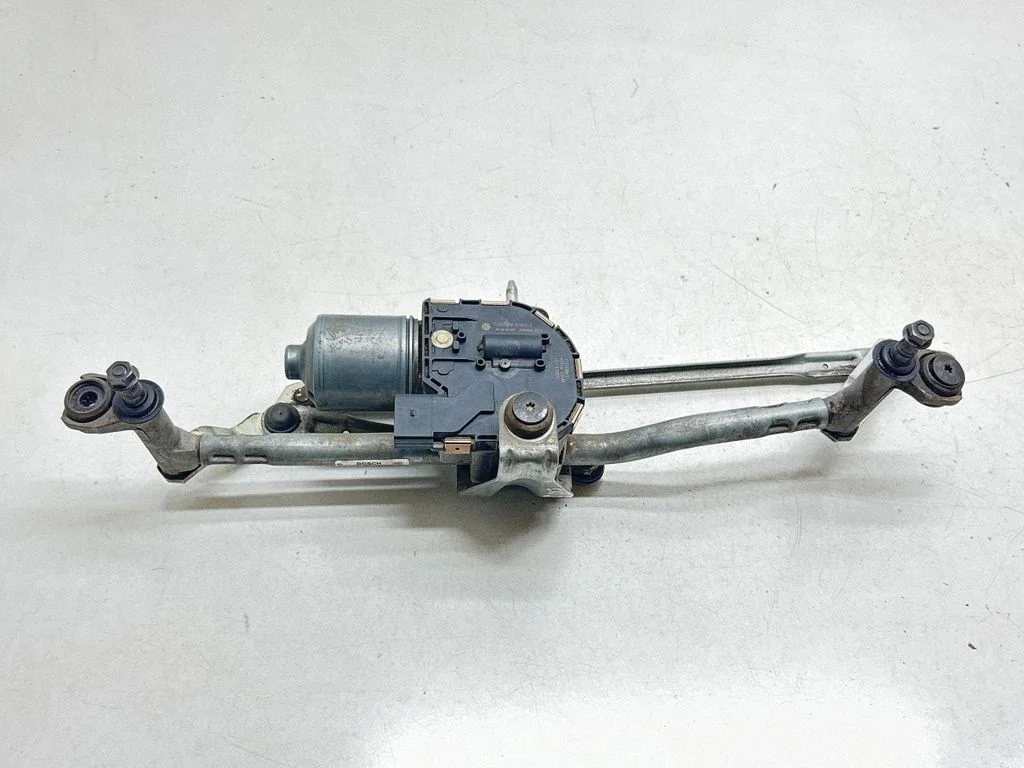 Front wiper linkage and motor 1T2955119A