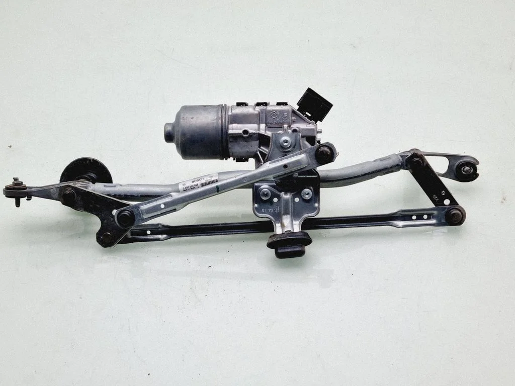 Front wiper linkage and motor 9683100780