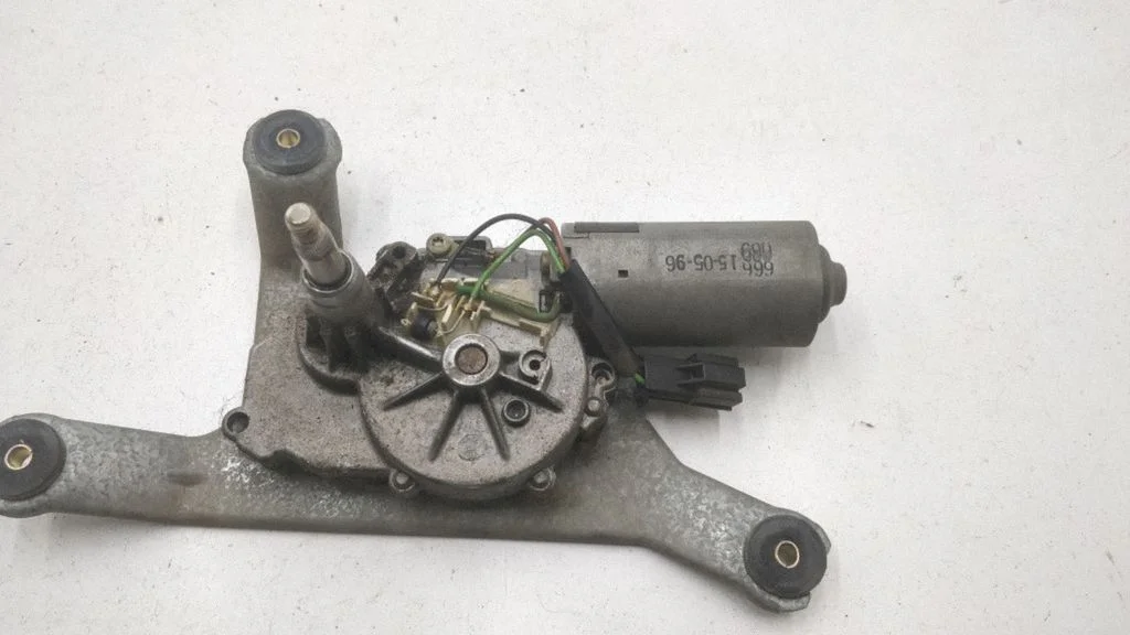 Rear window wiper motor – Mitsubishi Carisma (1996-1999)