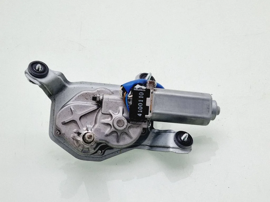 Rear window wiper motor 987002P000