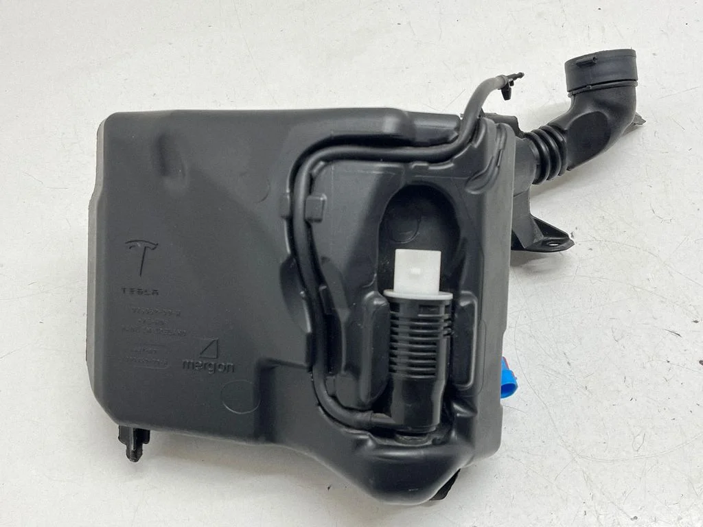 Windshield washer fluid reservoir/tank 109606200H