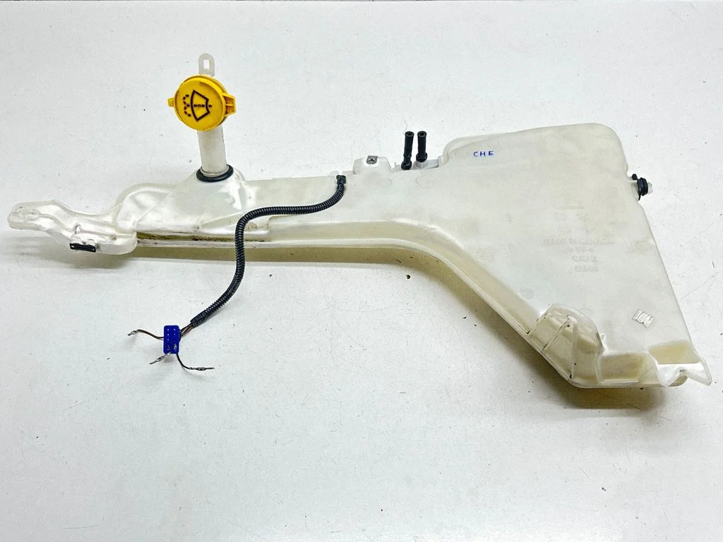 Windshield washer fluid reservoir/tank P68377067AB
