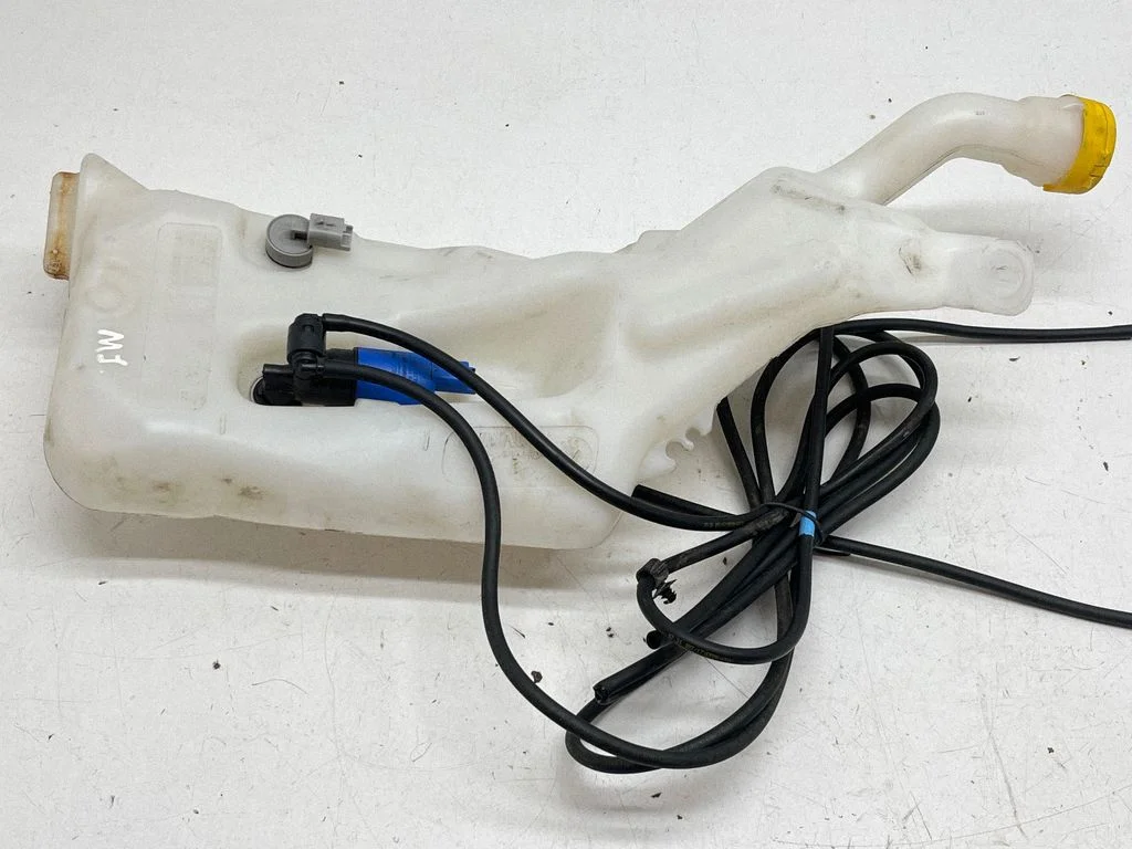 Windshield washer fluid reservoir/tank 289101937R
