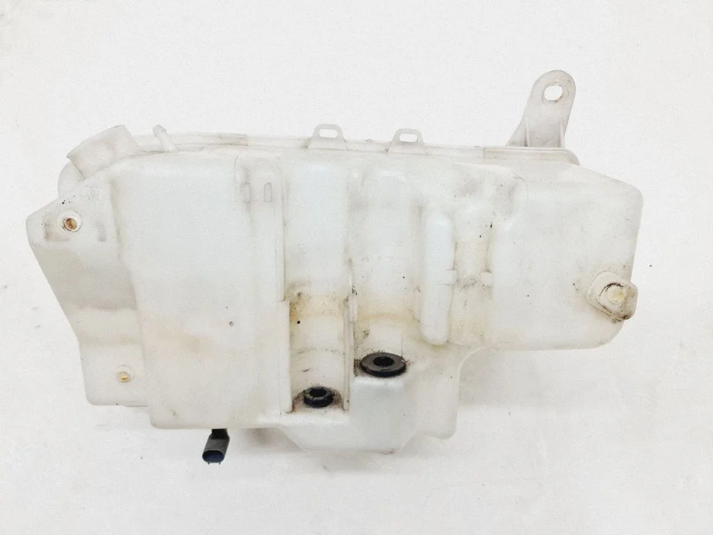 Windshield washer fluid reservoir/tank 7148064
