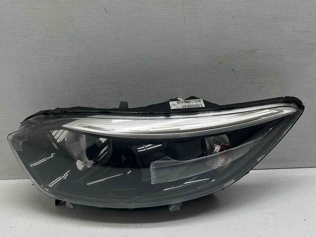 Headlight/headlamp 260607817R – Renault Captur (2013-2020)