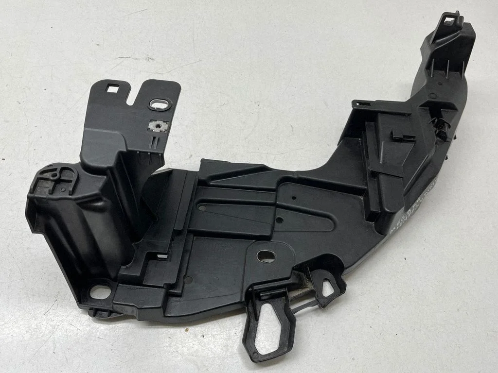 Headlight/headlamp mounting bracket 622238779R