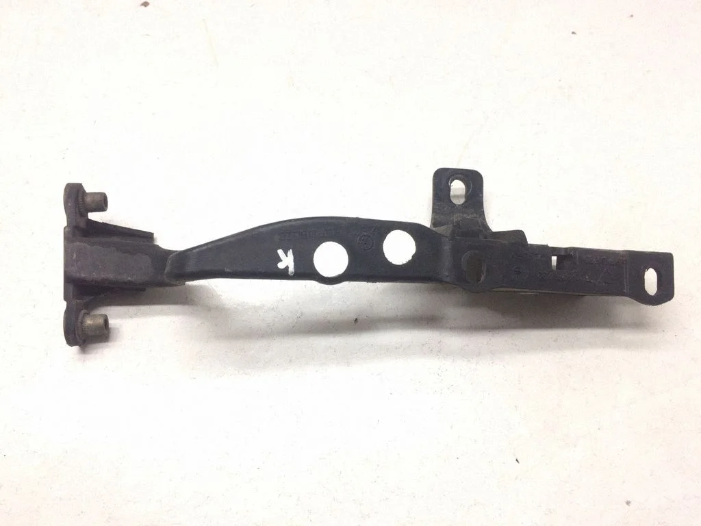 Headlight/headlamp mounting bracket 7L0805733