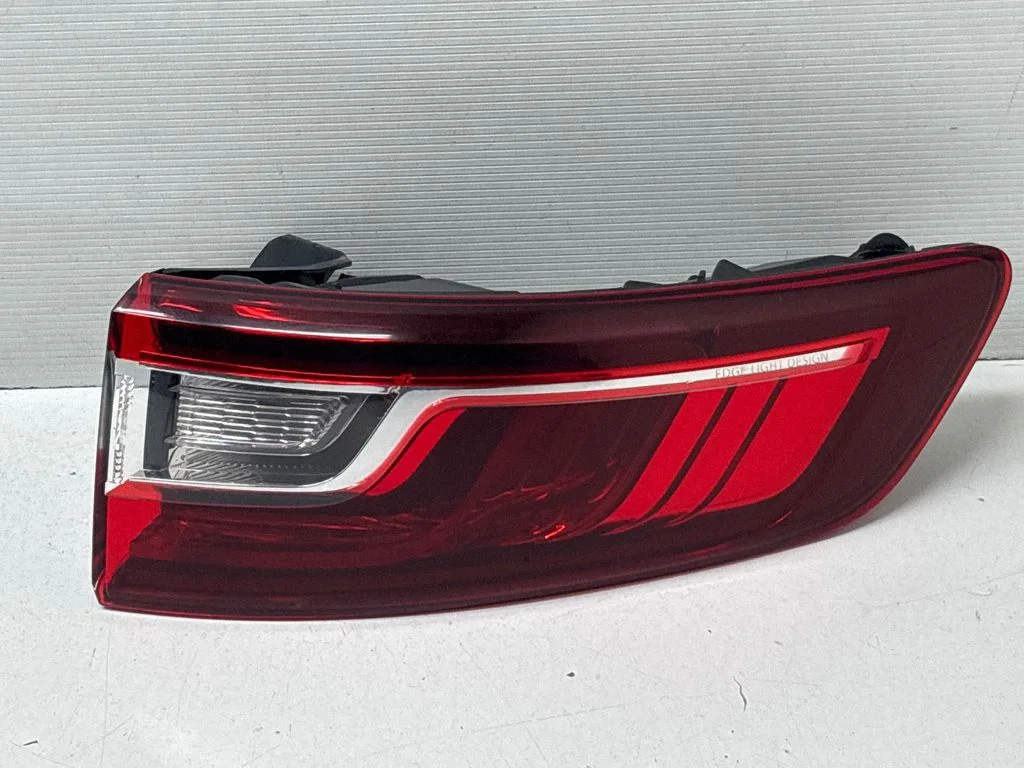 Rear/tail lights 265501150R