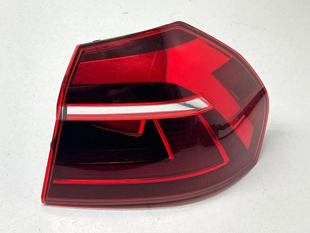 Rear/tail lights 561945096P