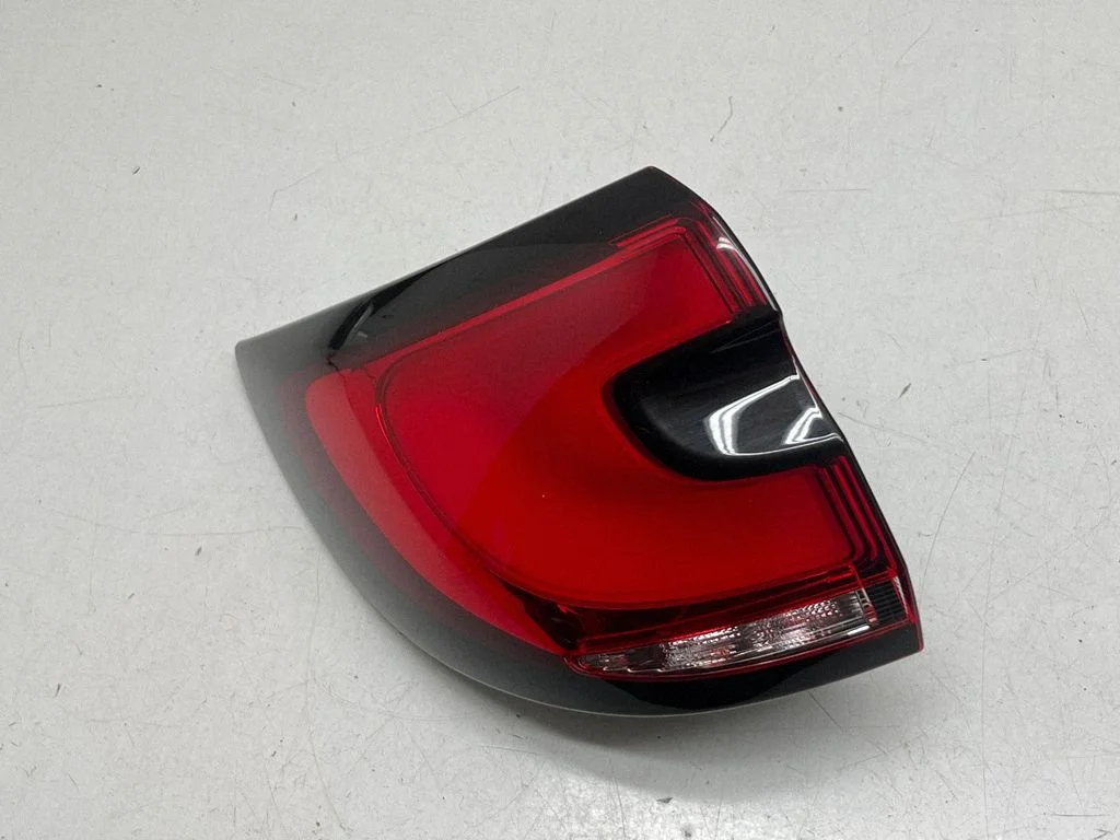 Rear/tail lights – Chrysler Pacifica (2017-)