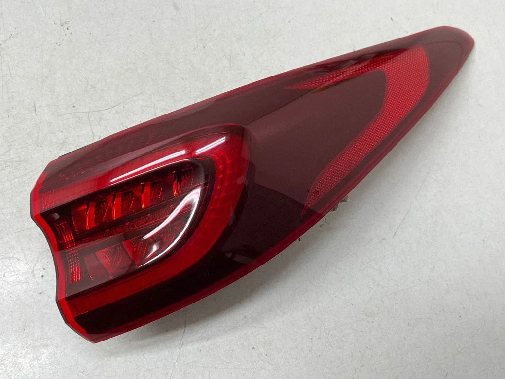 Aizmugurējais lukturis virsbūvē – KIA Sportage (2016-2021)