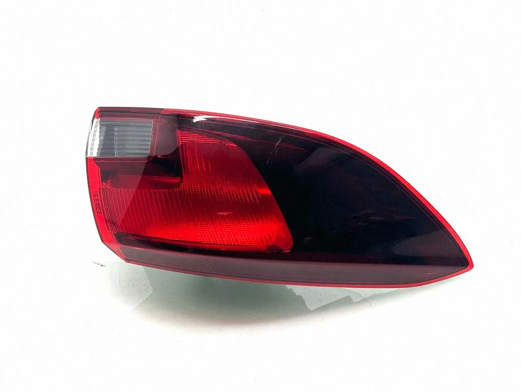 Lampa tylna w błotniku 39077374