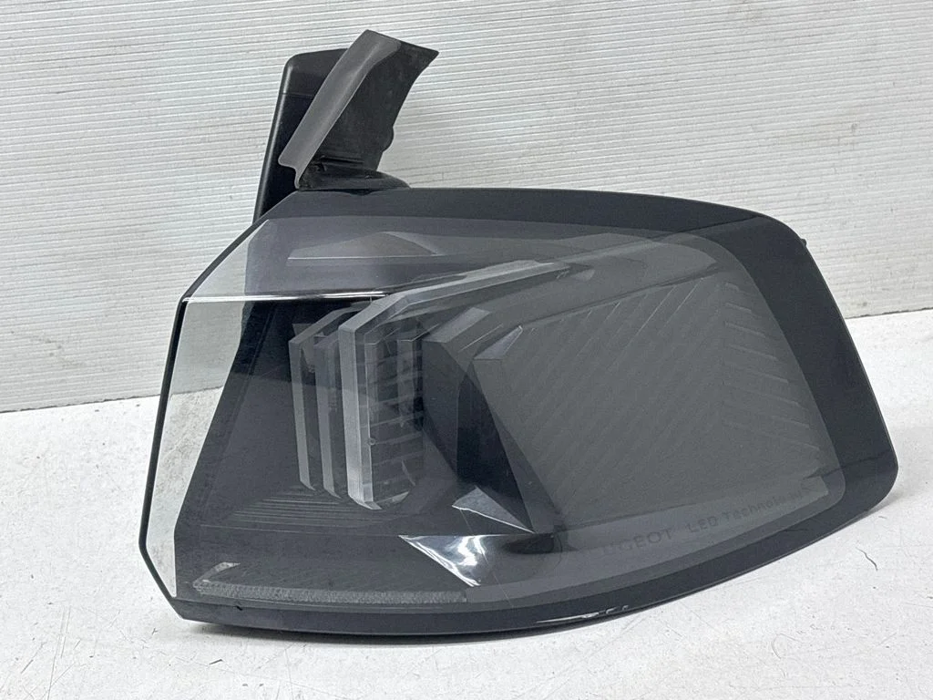 Rear/tail lights 9836231580