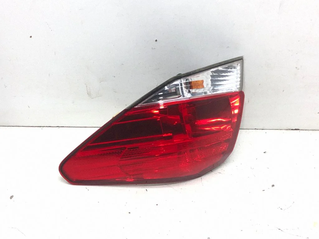 Rear/tail lights 84912AJ090