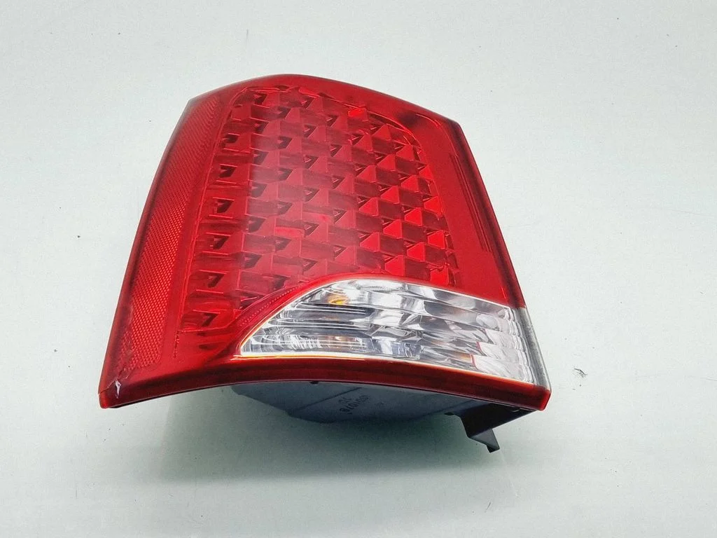 Rear/tail lights 924012P02