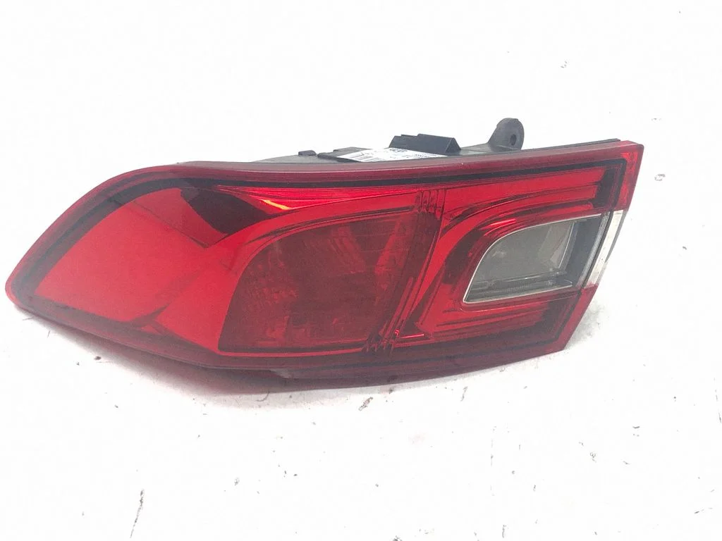 Rear/tail lights 265502631R